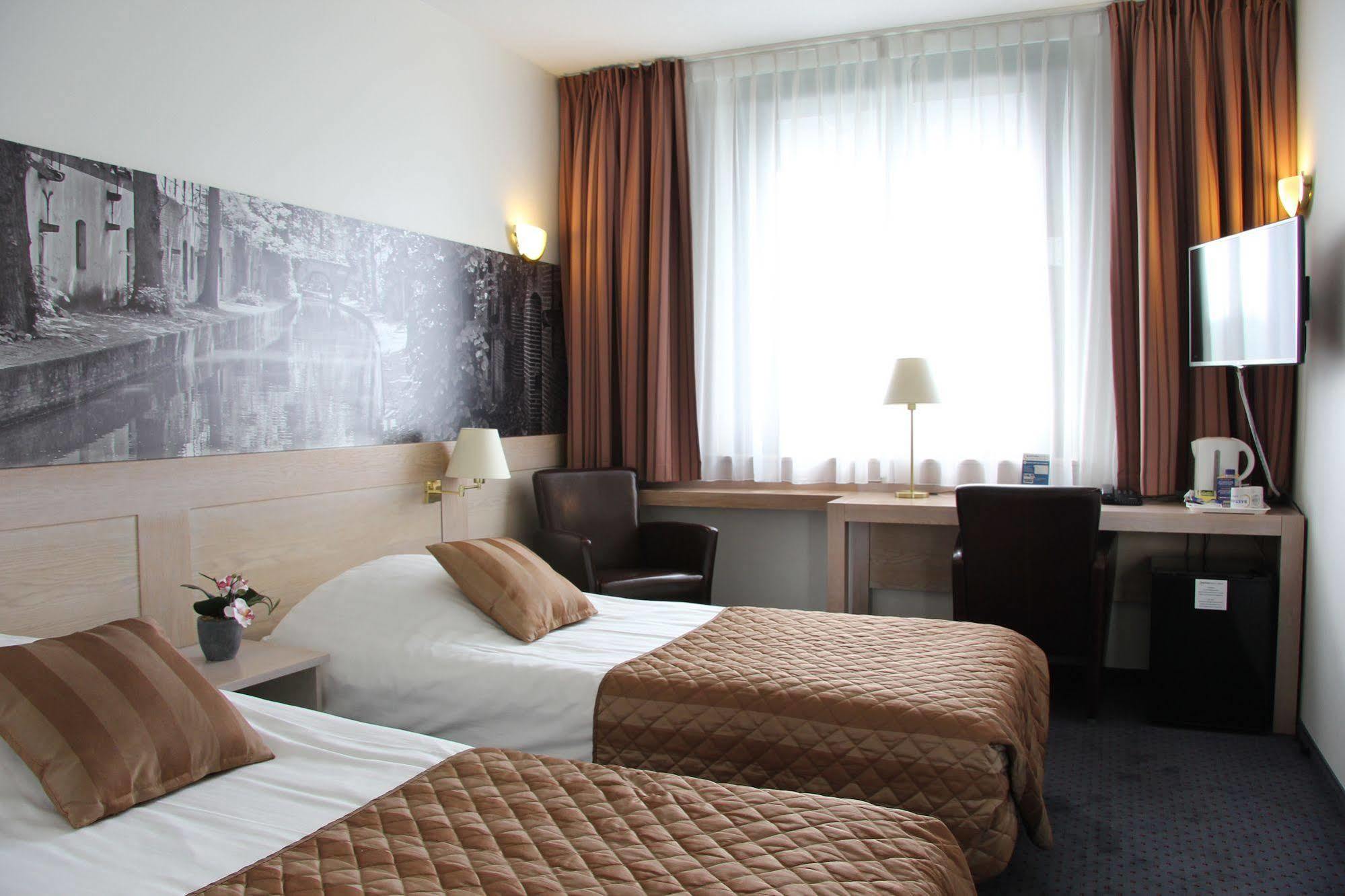 Bastion Hotel Barendrecht Esterno foto